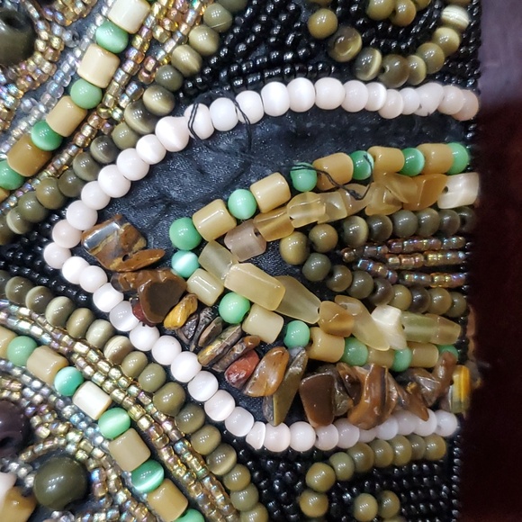 This is a nice beaded clutch just some beads missing on one side ,not notice - Picture 3 of 7